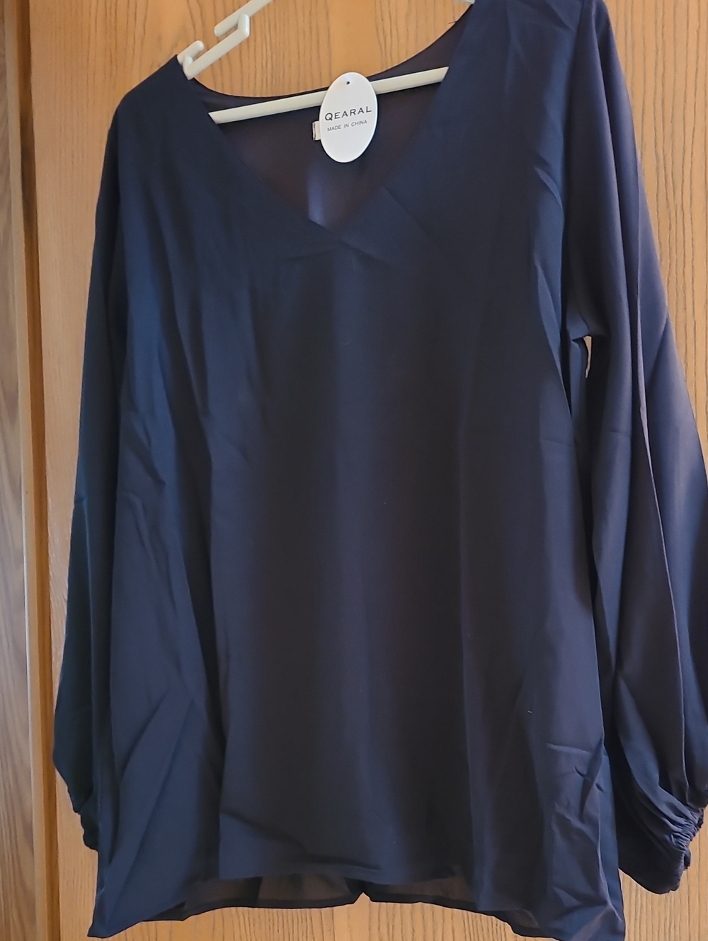 Qearal Navy V-Neck Long Sleeve Women's Top